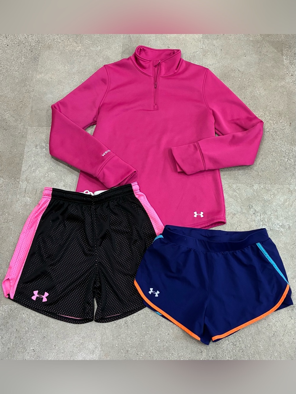 Womens UNDER ARMOUR Sweatshirt & Athletic Shorts, sz Small